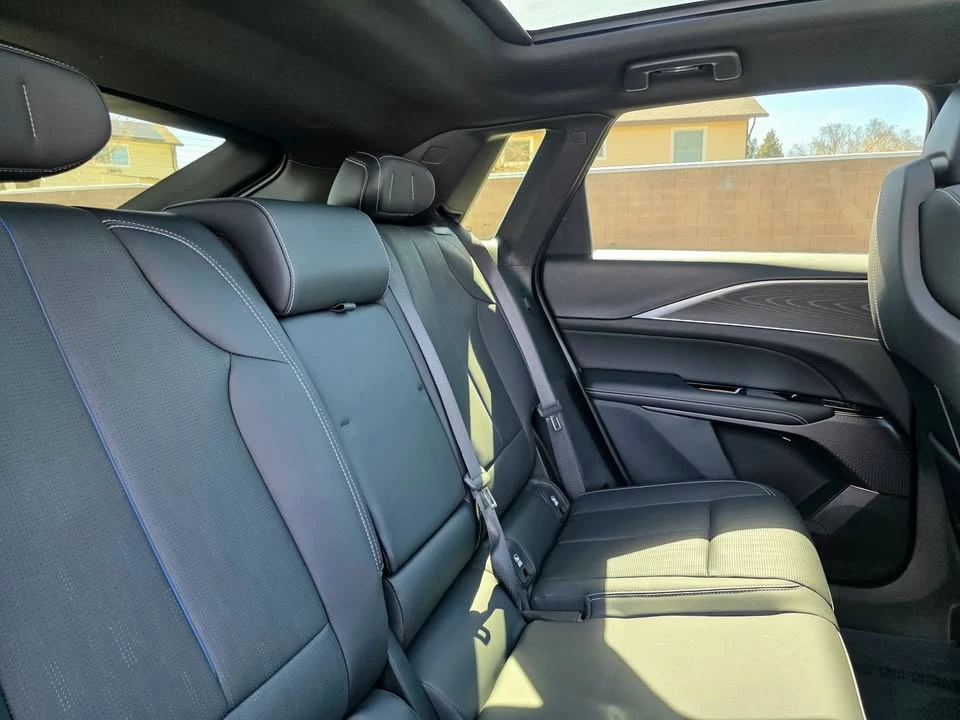 2024 Cadillac Lyriq - Image 14 of 20