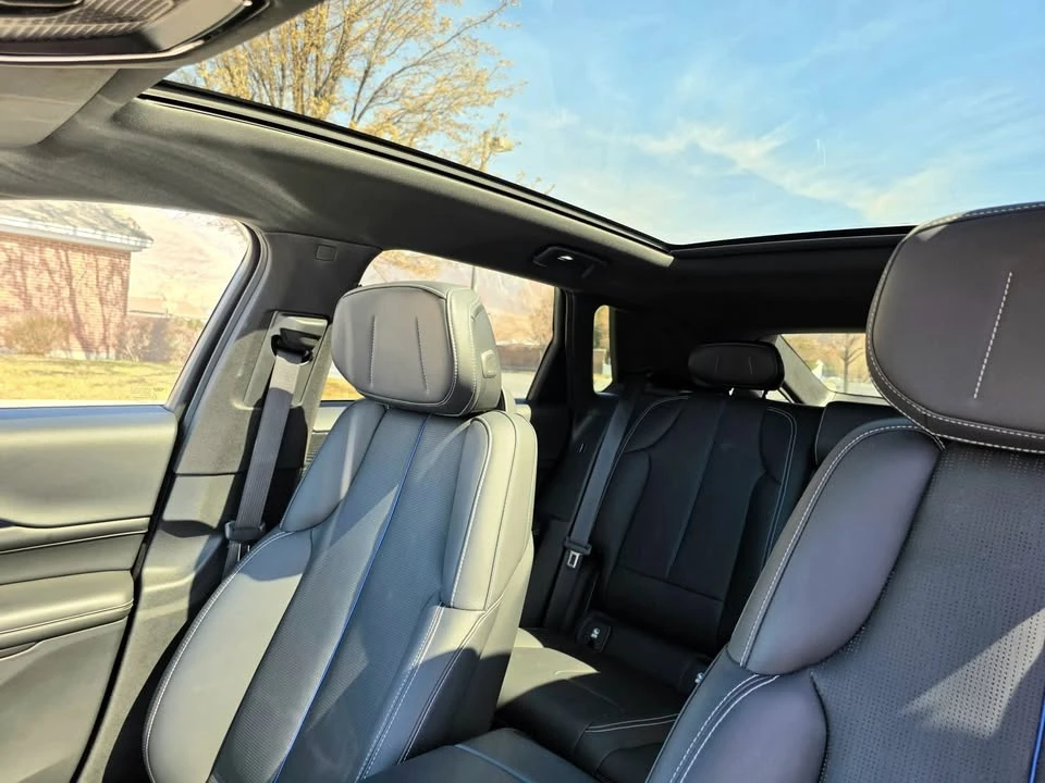 2024 Cadillac Lyriq - Image 9 of 20
