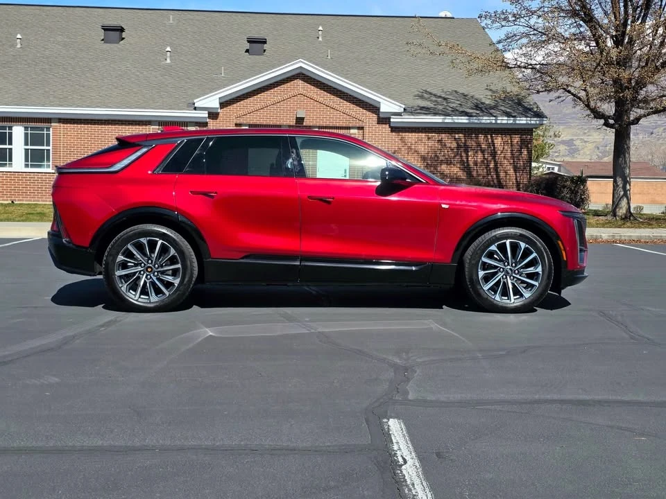 2024 Cadillac Lyriq - Image 8 of 20