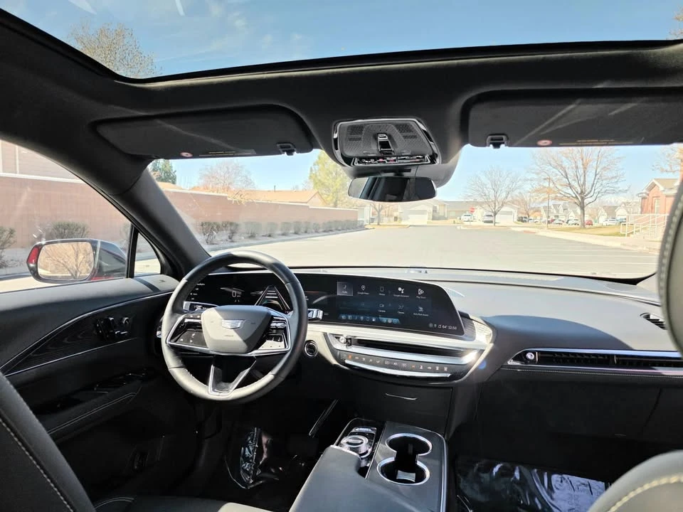 2024 Cadillac Lyriq - Image 16 of 20