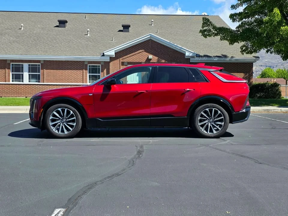 2024 Cadillac Lyriq - Image 5 of 19