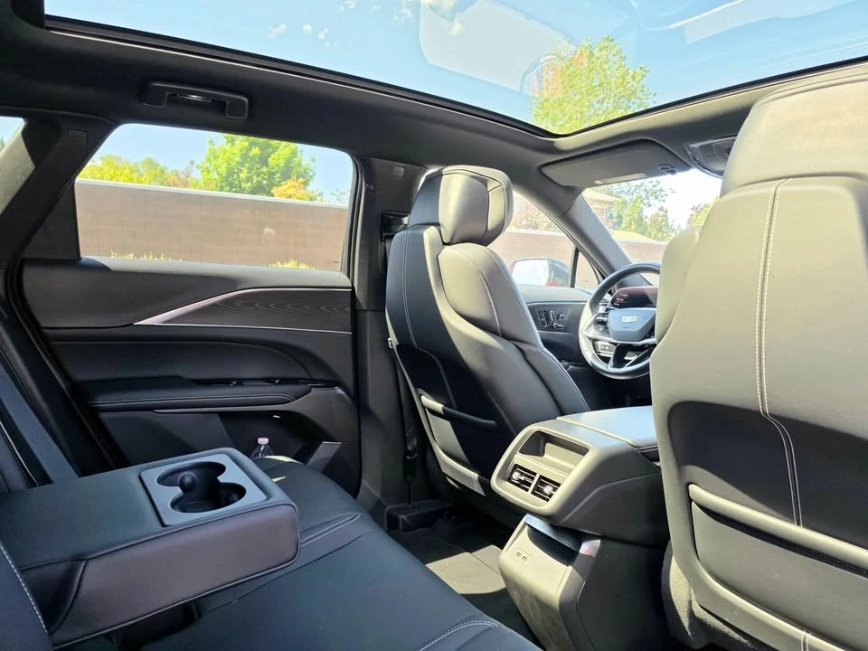 2024 Cadillac Lyriq - Image 16 of 19