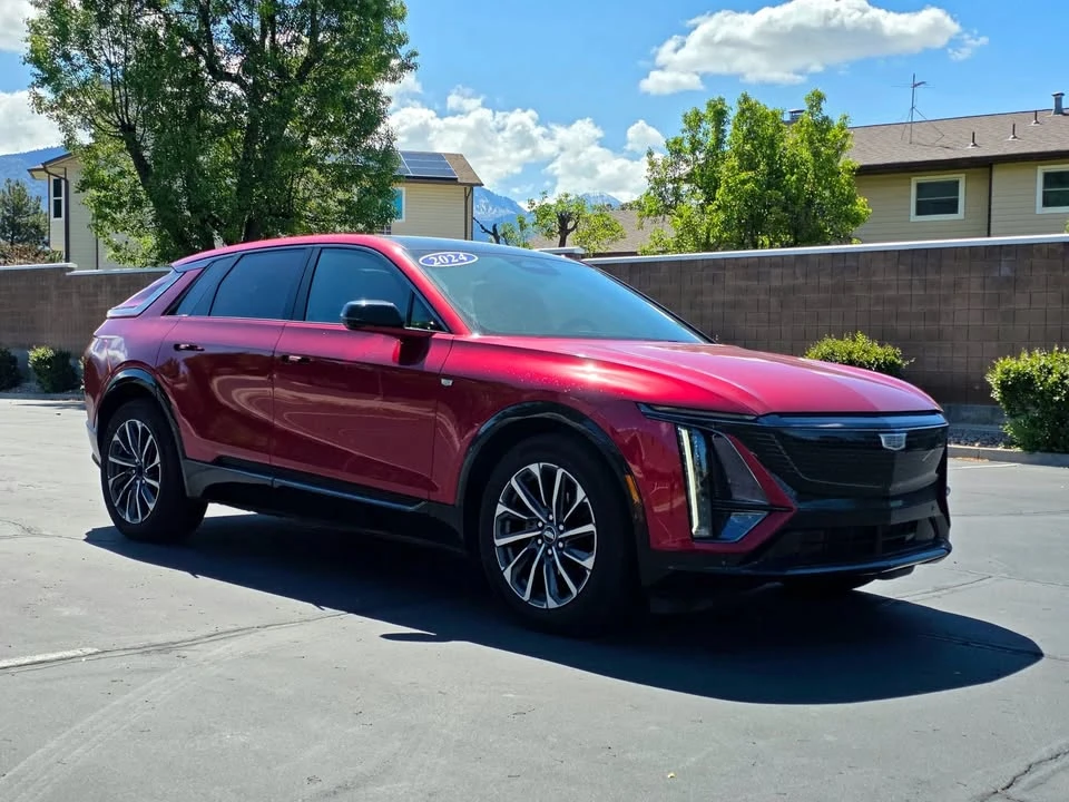 2024 Cadillac Lyriq - Image 2 of 19