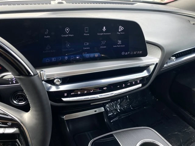 2024 Cadillac Lyriq - Image 18 of 18
