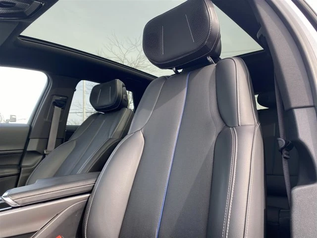 2024 Cadillac Lyriq - Image 10 of 18