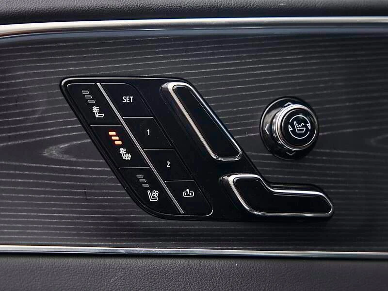 2024 Cadillac Lyriq - Image 17 of 20