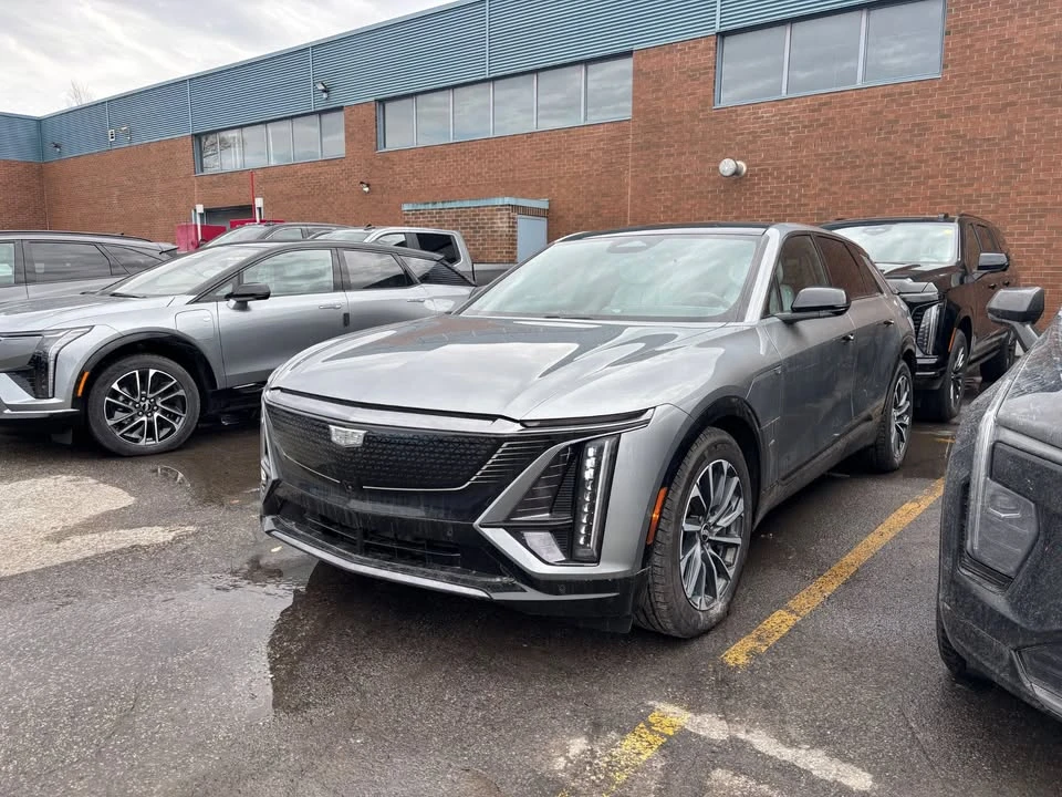 2024 Cadillac Lyriq - Image 3 of 17