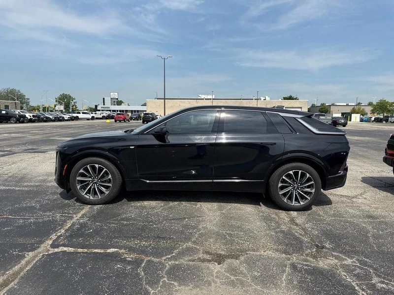 2024 Cadillac Lyriq - Image 3 of 5