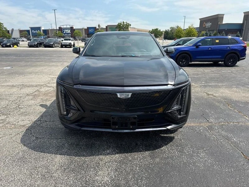 2024 Cadillac Lyriq - Image 2 of 5