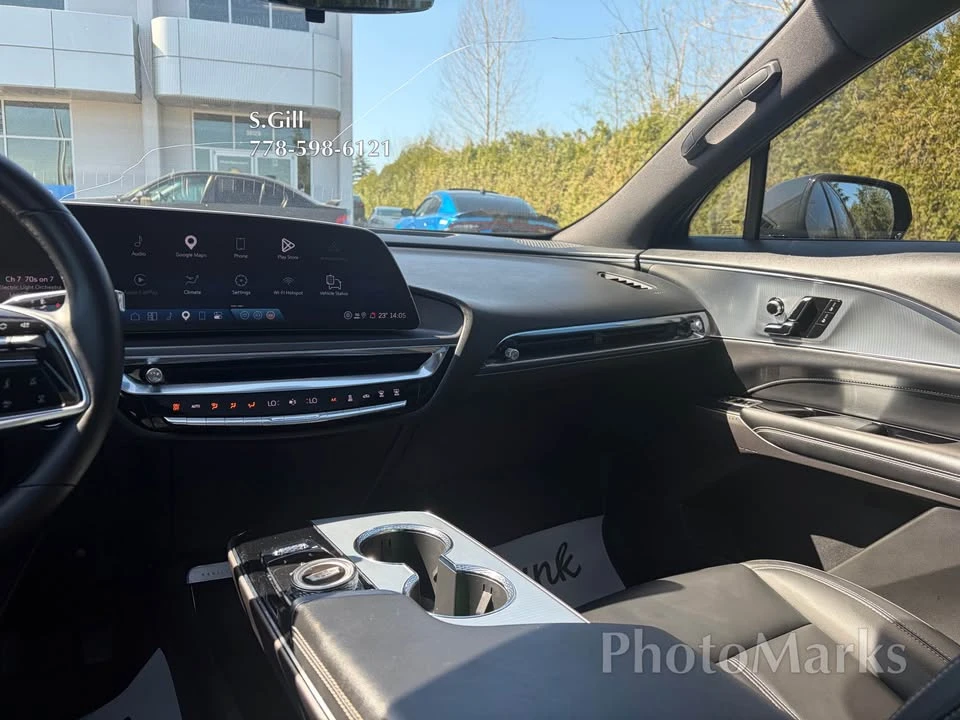 2024 Cadillac Lyriq - Image 13 of 16