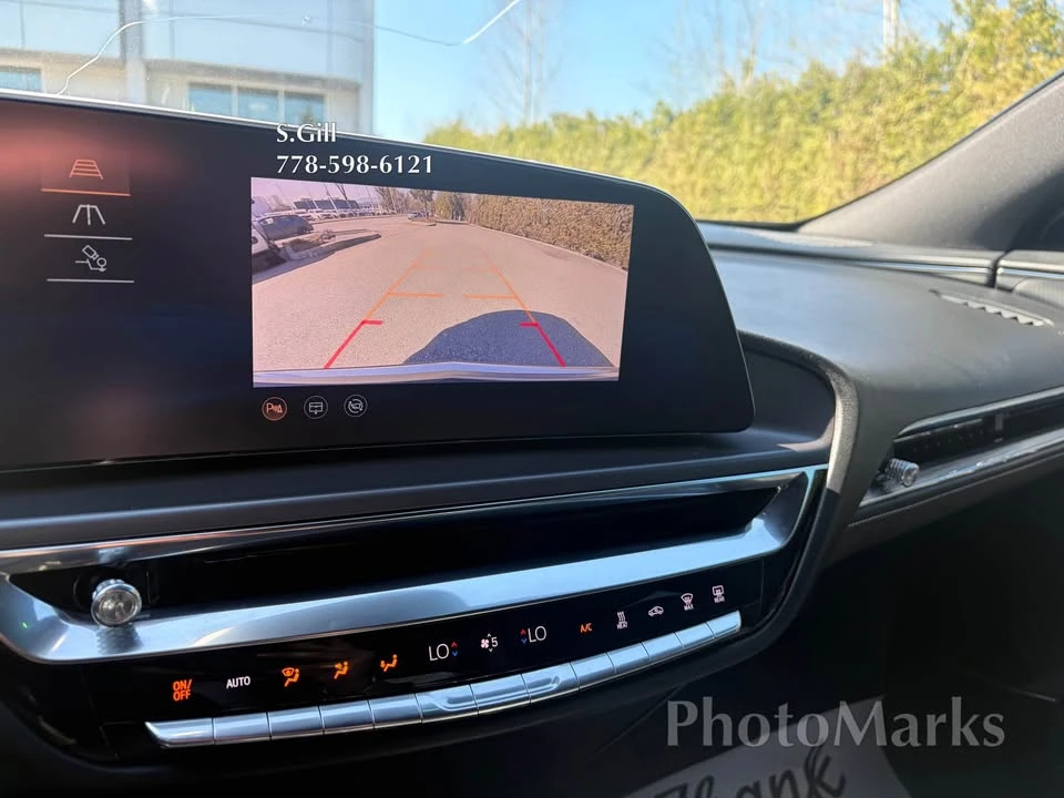 2024 Cadillac Lyriq - Image 15 of 16