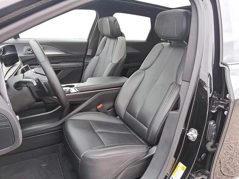 2024 Cadillac Lyriq - Image 9 of 19