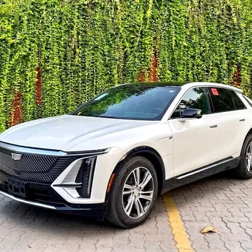 2024 Cadillac Lyriq Tech