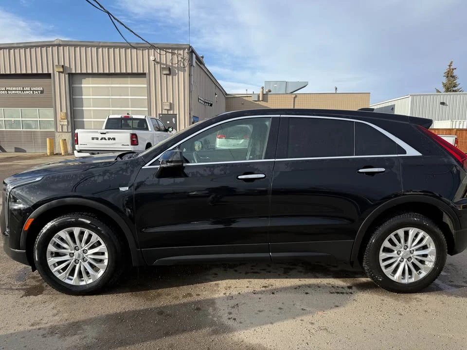 2024 Cadillac XT4 - Image 2 of 16