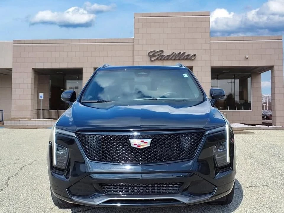 2024 Cadillac XT4 - Image 2 of 20