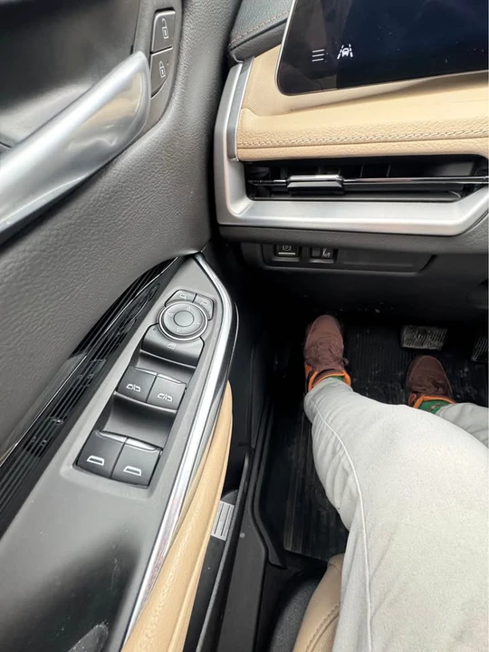 2024 Cadillac XT4 - Image 10 of 16