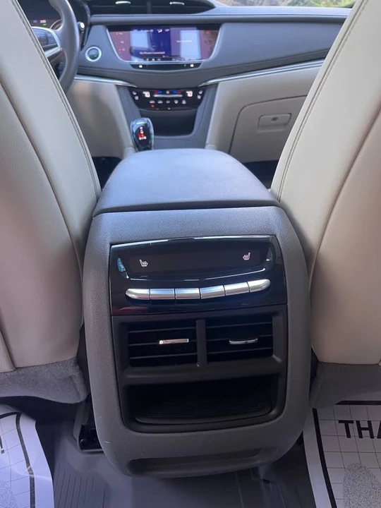 2024 Cadillac XT5 - Image 14 of 17
