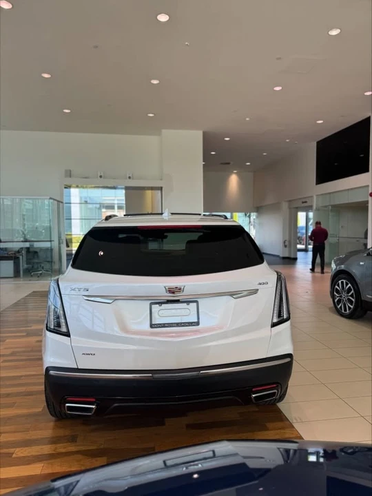 2024 Cadillac XT5 - Image 4 of 6