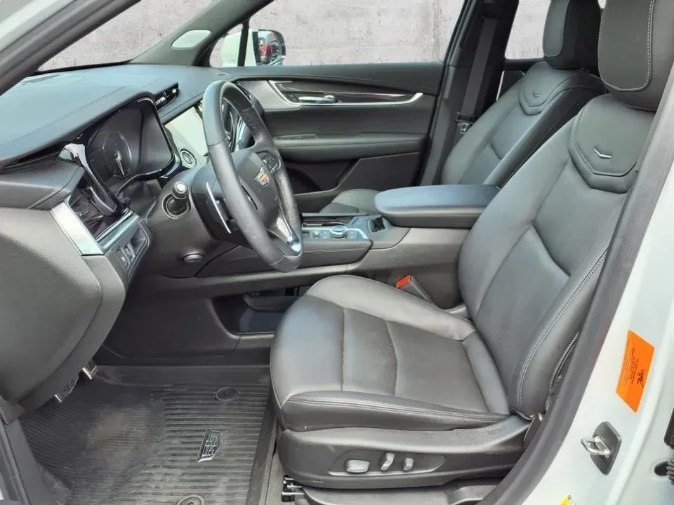 2024 Cadillac XT6 - Image 2 of 8