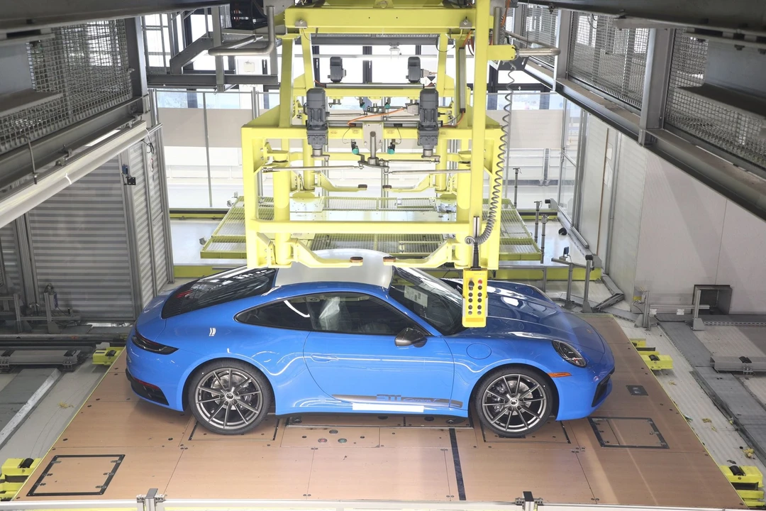 2024 Porsche 992 Carrera T - Image 11 of 15