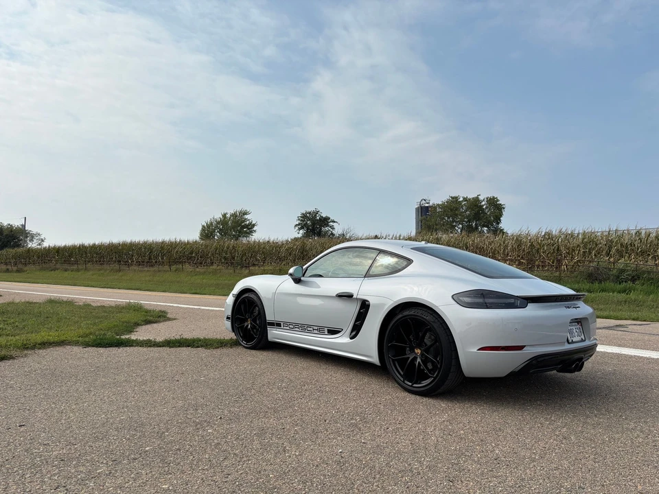 2024 Porsche 718 Cayman - Image 2 of 5