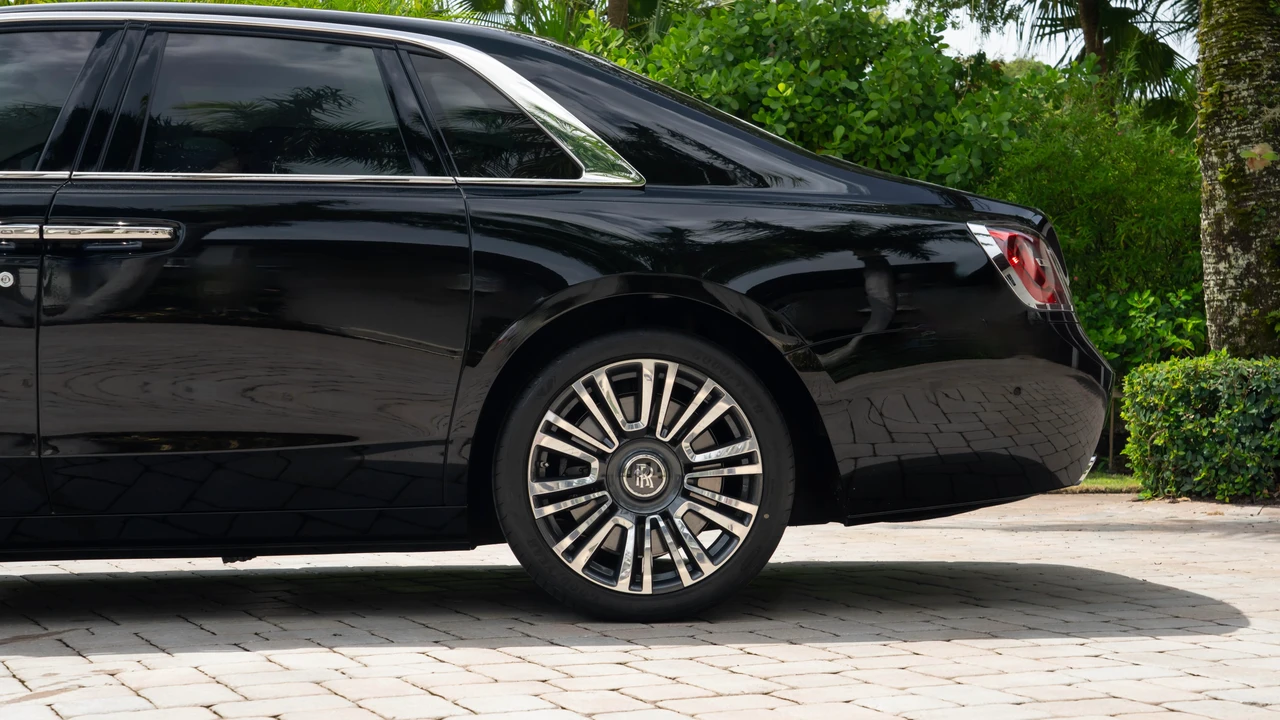 2024 Rolls-Royce Ghost 2nd Gen - Image 11 of 31