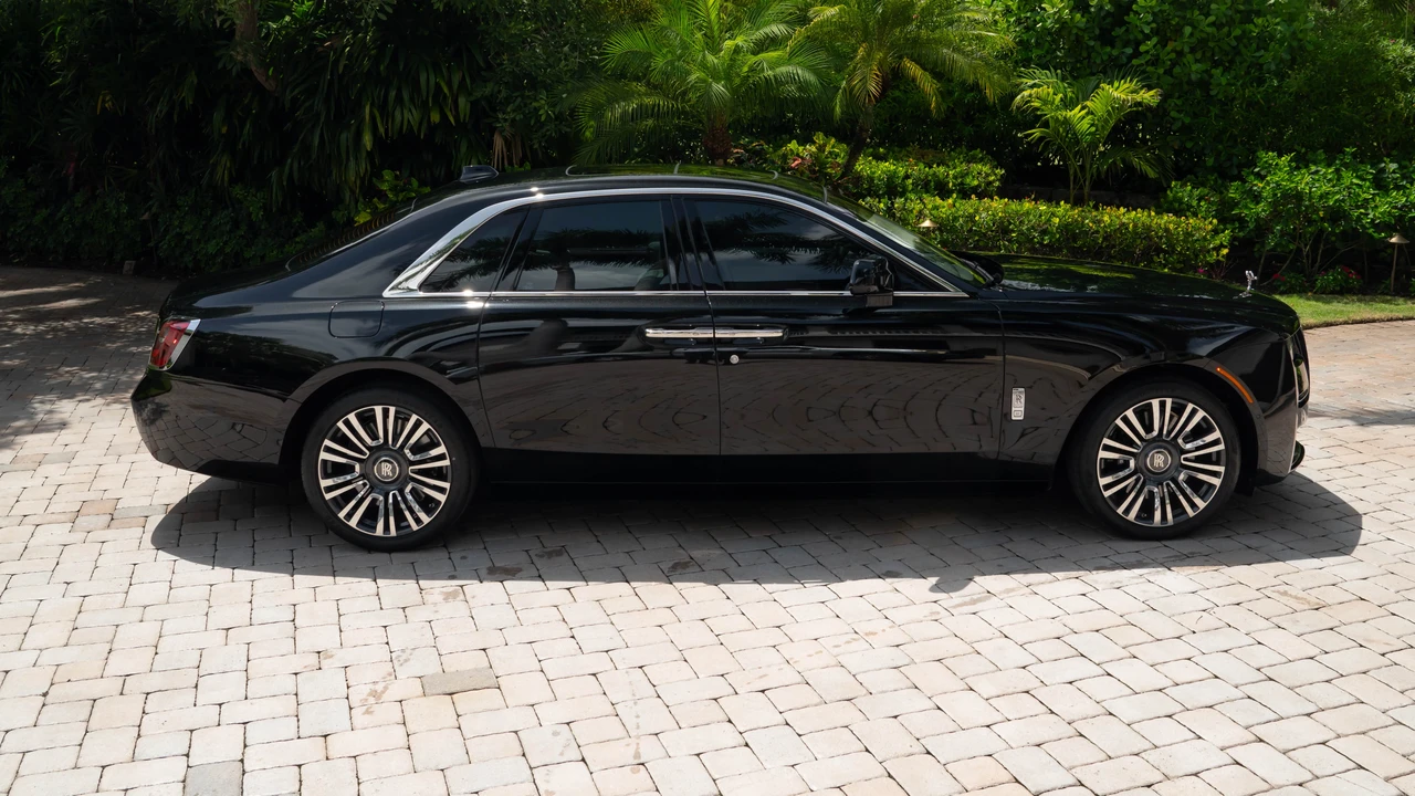 2024 Rolls-Royce Ghost 2nd Gen - Image 31 of 31