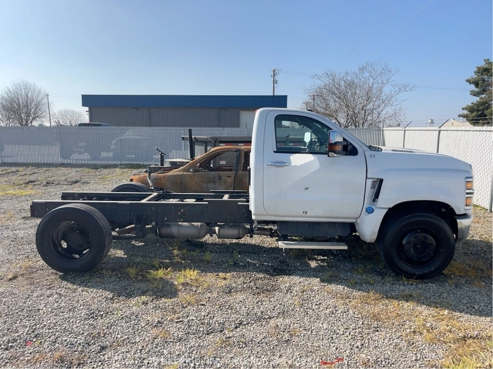 2024 Chevrolet Silverado - Image 5 of 12