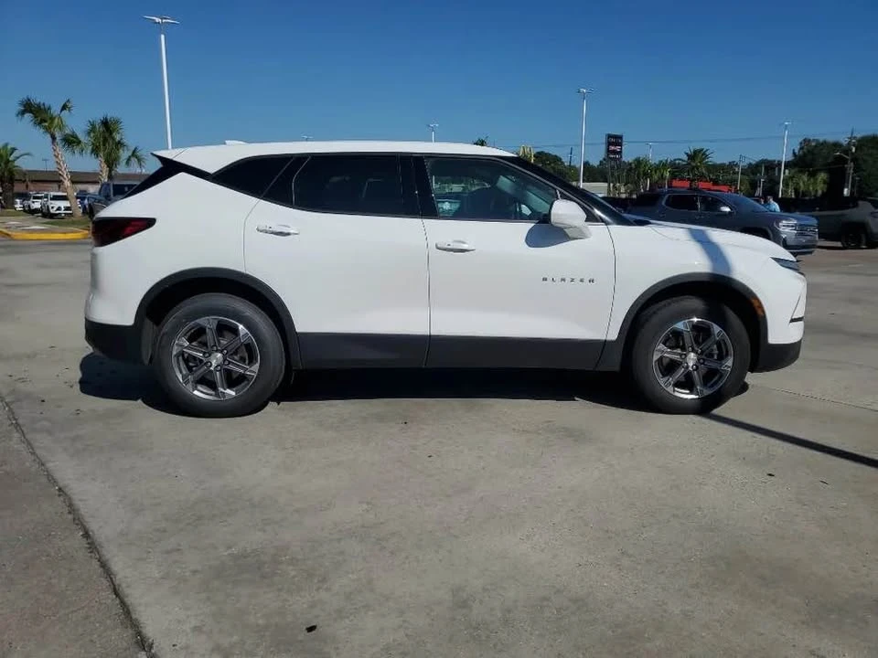 2024 Chevrolet Blazer - Image 2 of 12