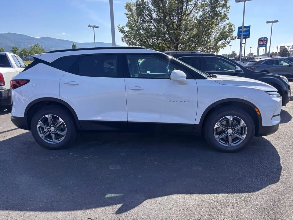 2024 Chevrolet Blazer - Image 2 of 8