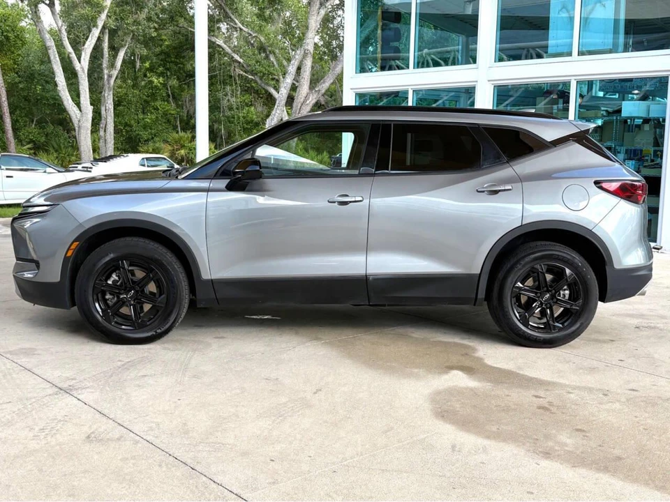 2024 Chevrolet Blazer - Image 9 of 31
