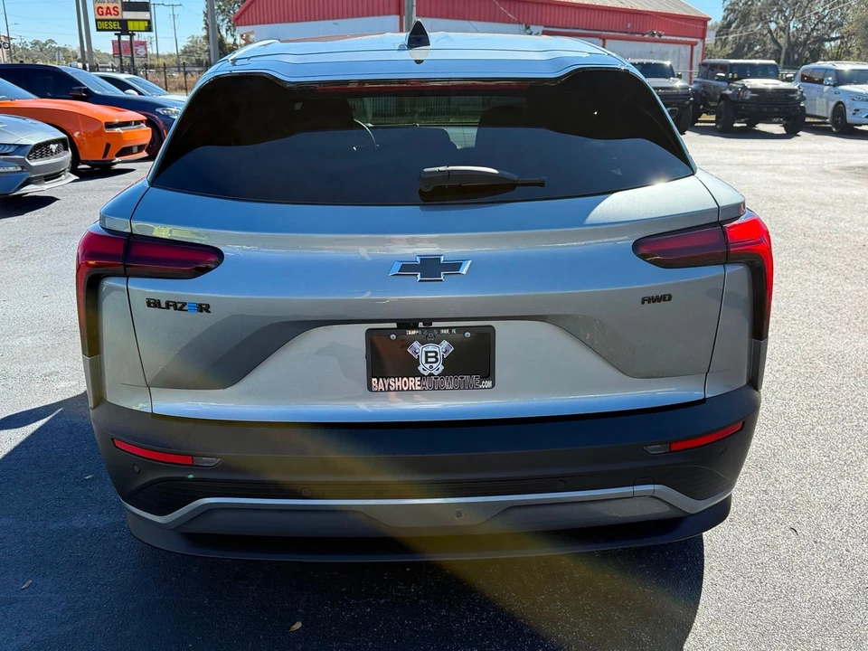 2024 Chevrolet Blazer - Image 11 of 12