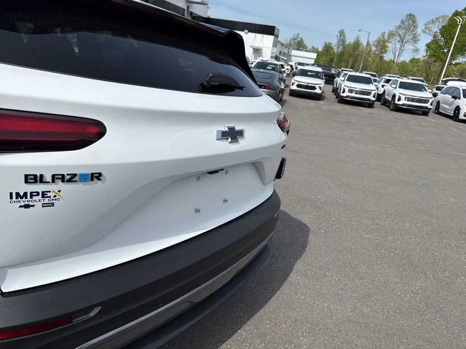 2024 Chevrolet Blazer - Image 28 of 31