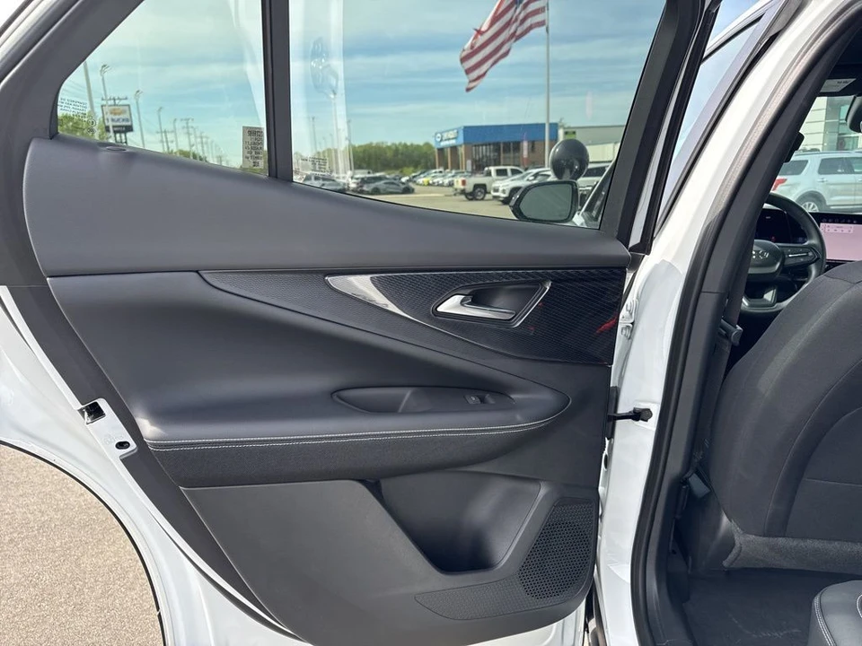 2024 Chevrolet Blazer - Image 24 of 31