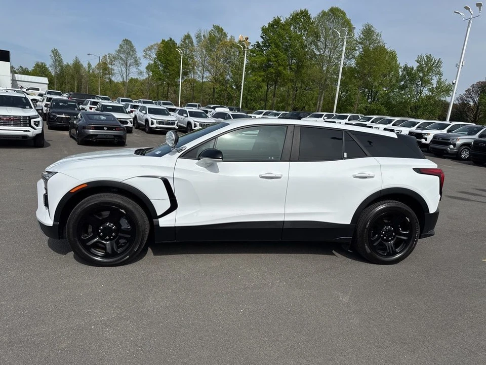 2024 Chevrolet Blazer - Image 2 of 31