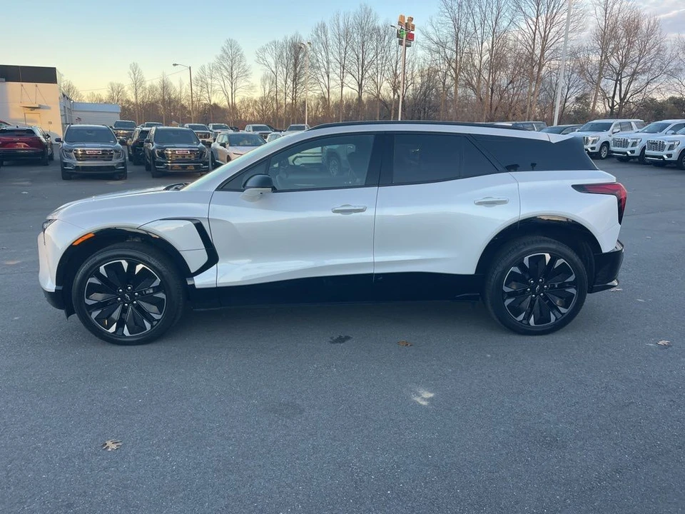 2024 Chevrolet Blazer - Image 2 of 21