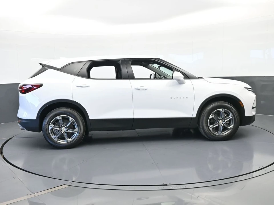 2024 Chevrolet Blazer - Image 7 of 12
