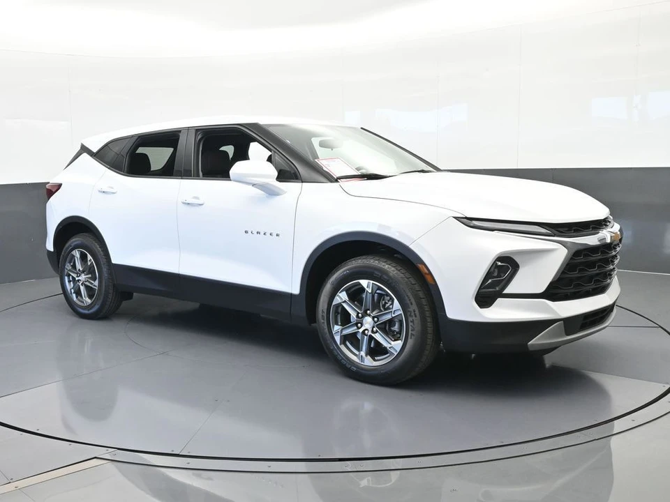 2024 Chevrolet Blazer - Image 8 of 12
