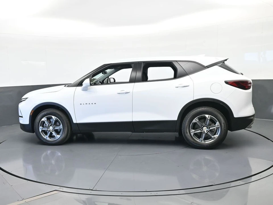 2024 Chevrolet Blazer - Image 3 of 12