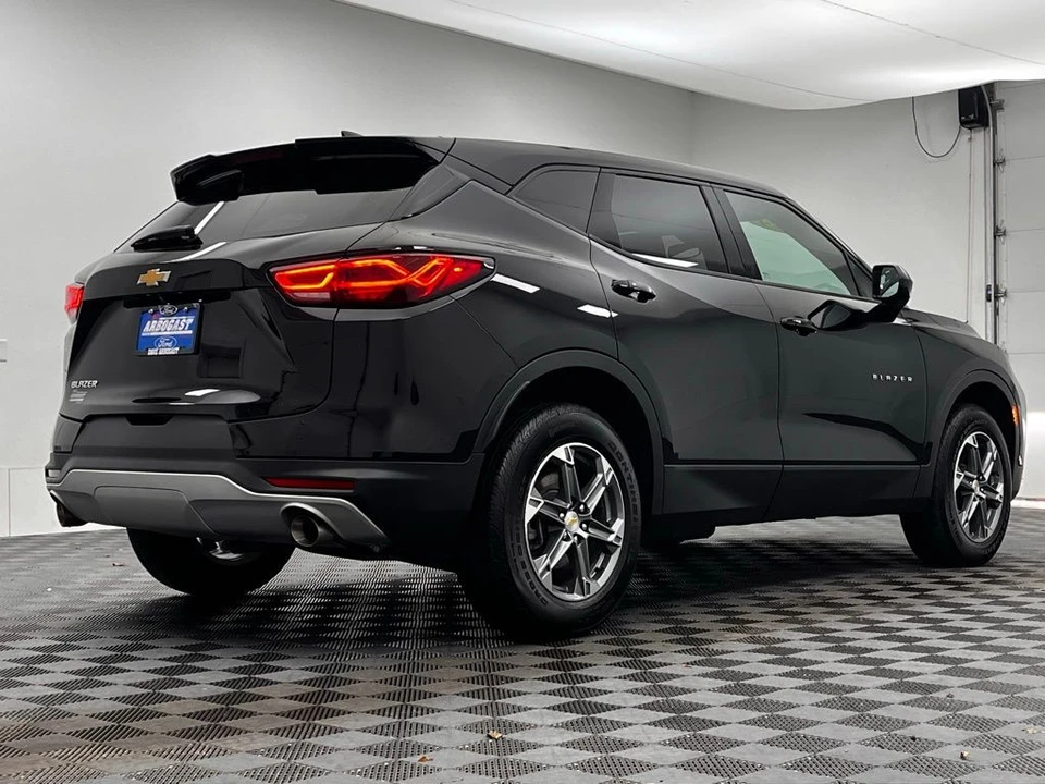 2024 Chevrolet Blazer - Image 7 of 12