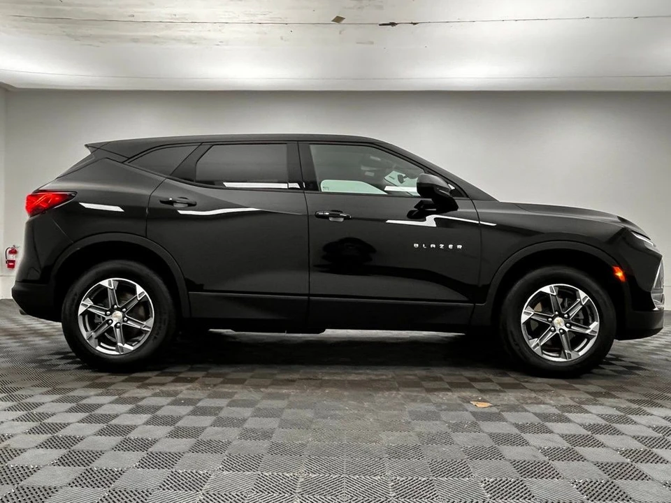 2024 Chevrolet Blazer - Image 6 of 12
