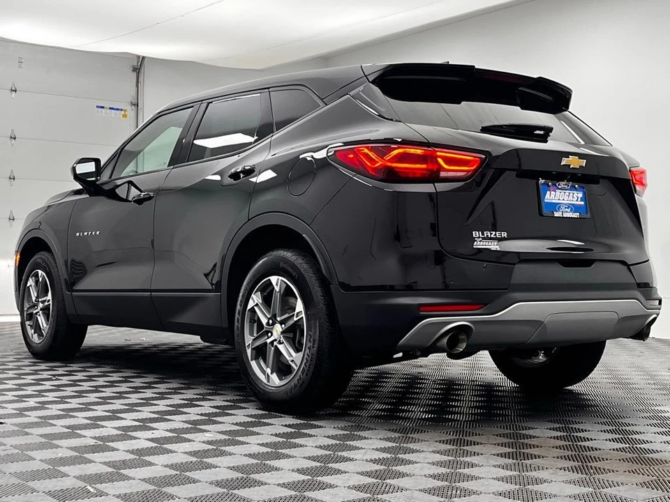 2024 Chevrolet Blazer - Image 11 of 12