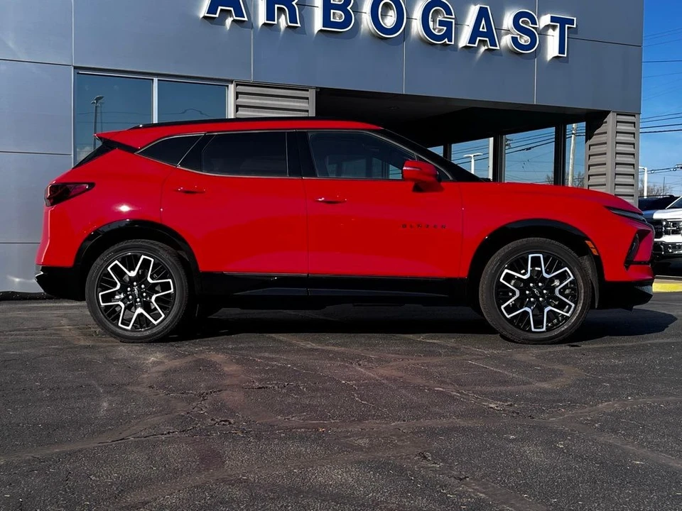 2024 Chevrolet Blazer - Image 2 of 12