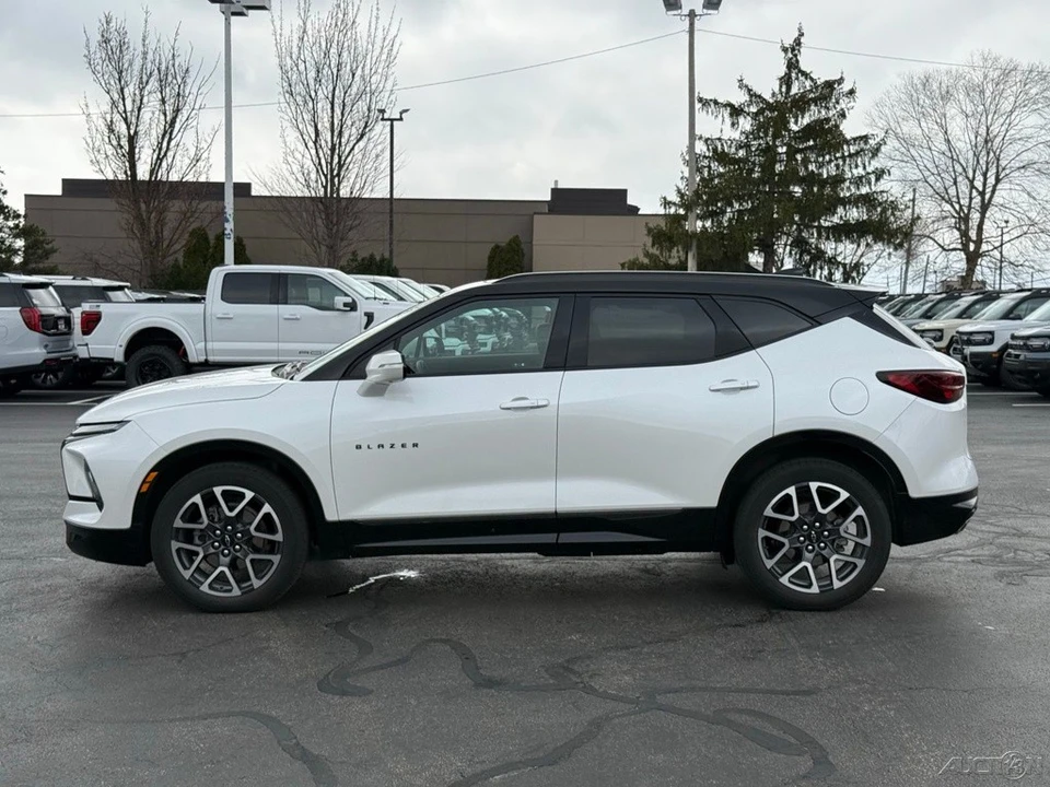 2024 Chevrolet Blazer - Image 6 of 12