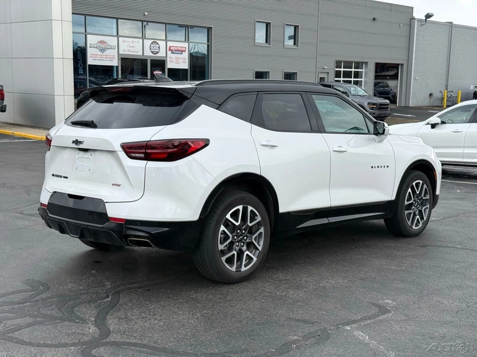 2024 Chevrolet Blazer - Image 3 of 12