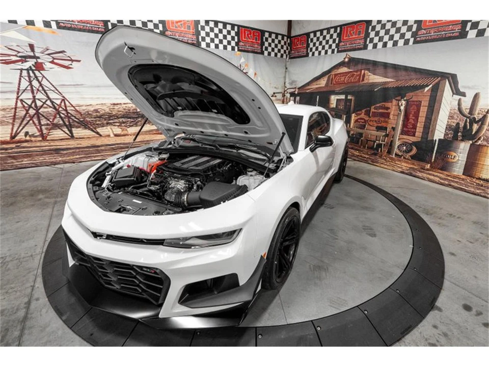 2024 Chevrolet Camaro 6th Gen - Image 19 of 31