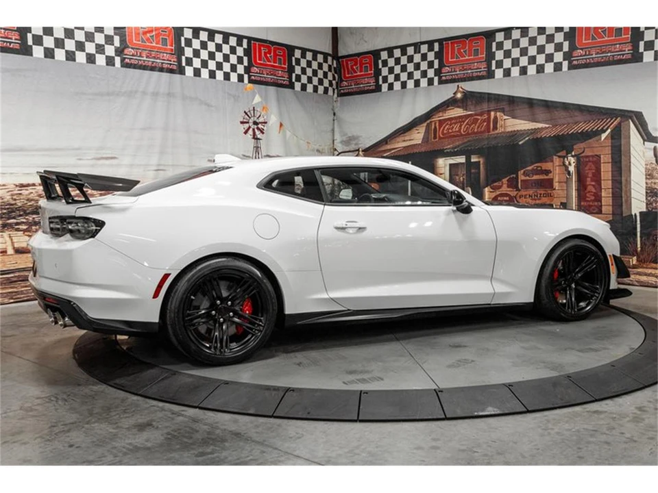 2024 Chevrolet Camaro 6th Gen - Image 7 of 31
