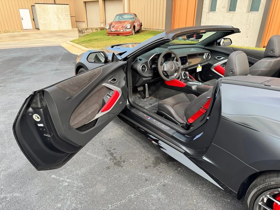 2024 Chevrolet Camaro - Image 23 of 31
