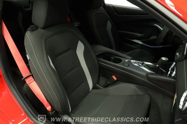 2024 Chevrolet Camaro SS 6th Gen - Image 28 of 31