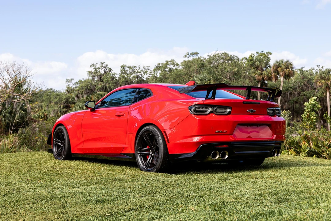 2024 Chevrolet Camaro ZL1 6th Gen - Image 17 of 31